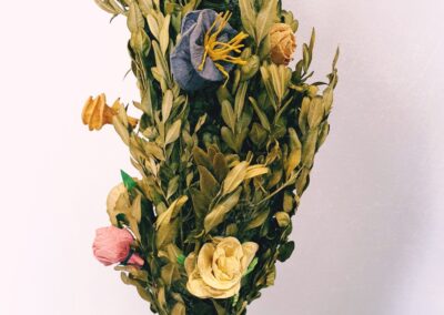 Zdjęcie przedstawia palmę wielkanocną wykonaną przed podopiecznych ŚDS Chełmek